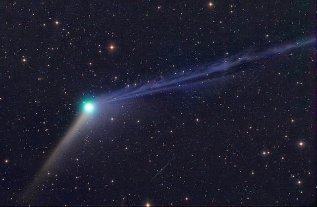 Вчера сфотографировали комету Каталина